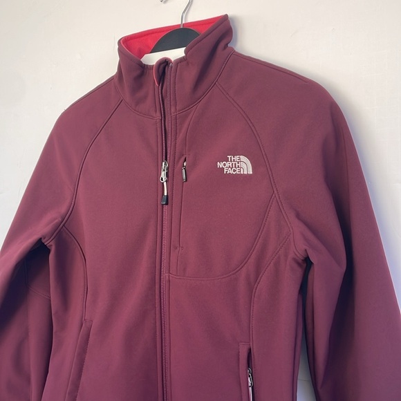 The North Face Women's Apex Bionic Burgundy Jacket Small - Picture 1 of 8